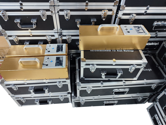 700 mm X 135 mm X 115 mm Retroreflektormeter mit 16G Datenspeicher für einen präzisen Helligkeitskoeffizienten