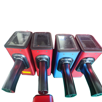 Handheld Laser Abstandsmesser Gelb-Grau und Kalibrierungsplatte für genaue Abstandsberechnung